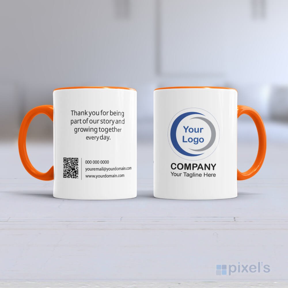 Taza de cerámica personalizada corporativa con logotipo anaranjado.