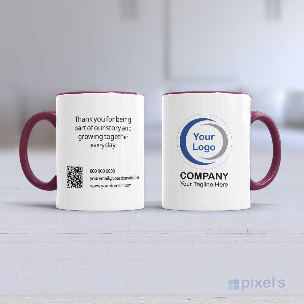 Taza de cerámica personalizada corporativa con logotipo marrón.